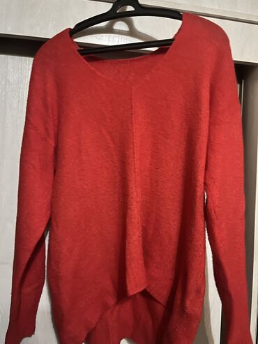 красный свитер: Женский свитер