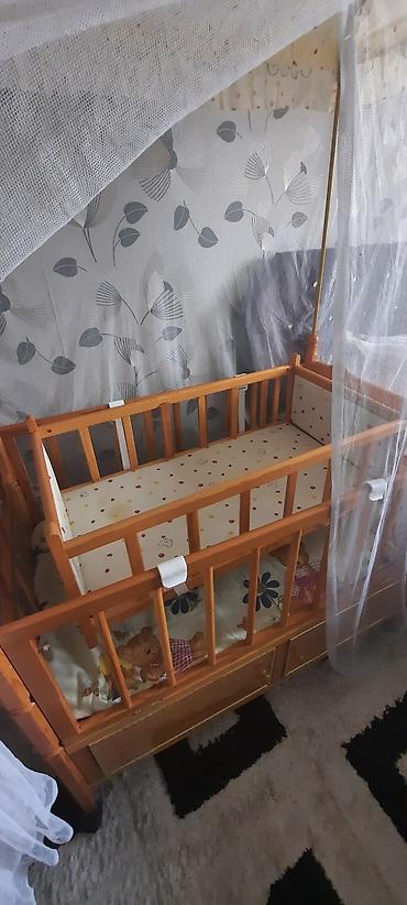 Beşiklər: Oğlan və qız üçün, İşlənmiş, Dördbucaq, Beşik, Dəst ilə, Matras ilə, Yellənmə mexanizmi ilə — 1