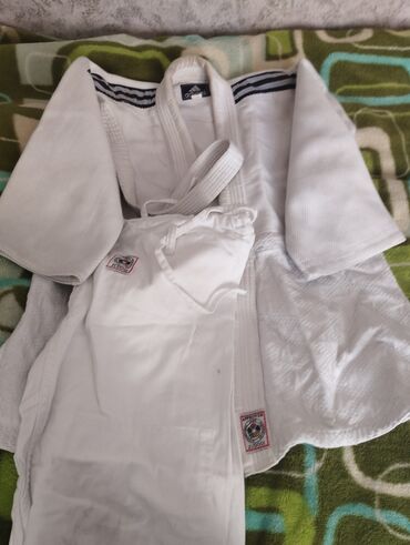 скупка старой одежды: Спортивный костюм цвет - Белый