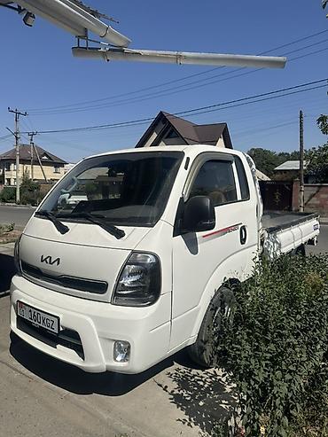 kia bongo: Kia Bongo III (K2500/K2700) бортовой малотоннажный грузовик, белый — 2