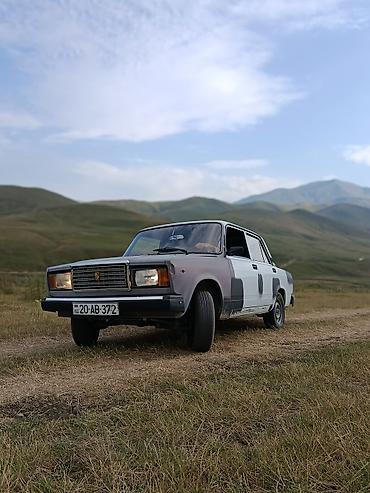 VAZ (LADA): VAZ 2107 sedan - Kuzov: 4 qapılı, ağ rəng (bir neçə yerdə astar və — 6