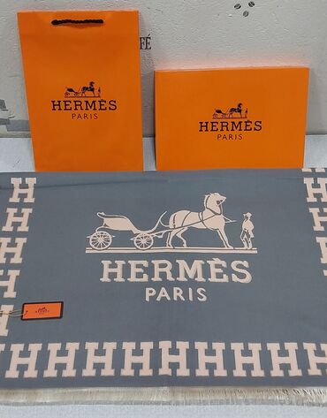 Digər aksesuarlar: Hermes şərfi, xanımlar üçün, təzədir, keyfiyyətlidir. Model: Hermès — 1