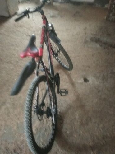 İdman velosipedləri: Dağ velosipedi – Foster markası Xüsusiyyətlər: - Güclü alüminium — 6