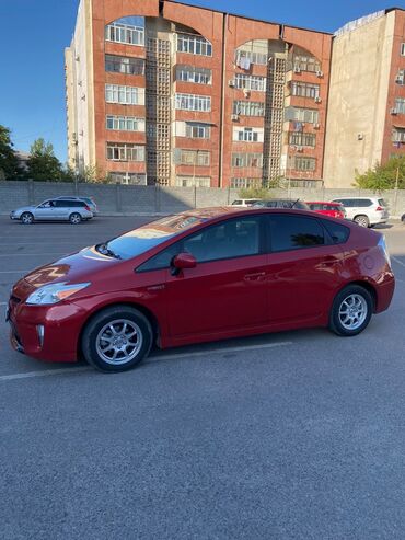 Toyota: Toyota Prius: 2015 г., 1.8 л, Вариатор, Гибрид, Седан