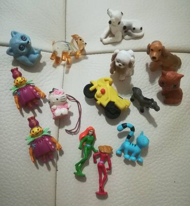 pertini igracke za devojcice: 13 malih figurica sve za 700 din, super očuvane