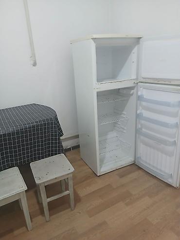 Долгосрочная аренда комнат: Сдаётся небольшая комната-студия. Планировка и оснащение: - Жилая — 9