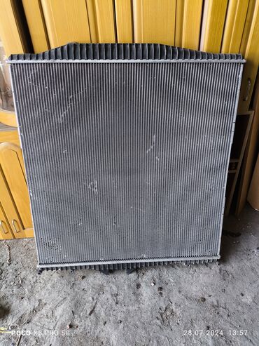 фура куплю: Продаю радиатор на volvo фура Volvo radiator номер 814936 Ширина 90см