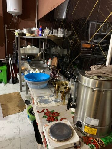 Restoran, kafelər: Hazır restoran satılır. Hal hazırda fəaliyyətdədir. Yeri tam — 14