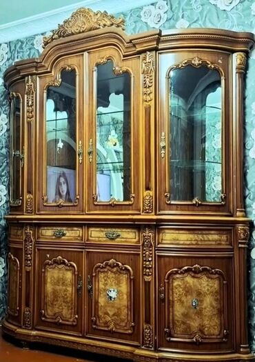 вешалки для одежды напольные оригинальные: Стеклянная витрина-шкаф, Б/у