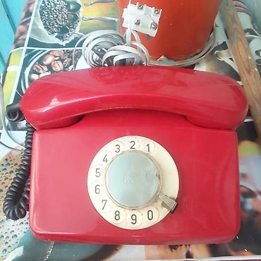 simli: Qırmızı rəngli retro mexaniki disklı stasionar telefon maraq üçün — 2