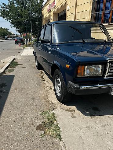 99 maşını: VAZ (LADA) 2107: 1.6 l | 1999 il 99999 km Kabriolet — 3