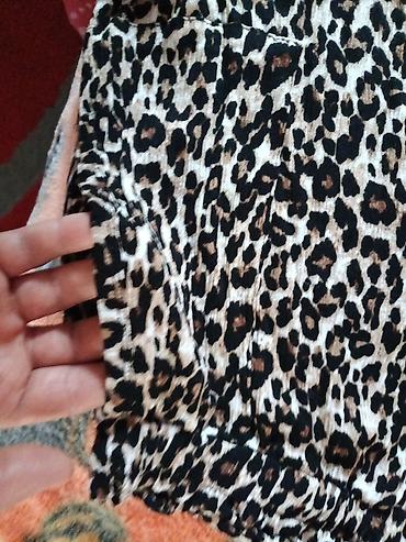 Ostale pantalone: Ženske pantalone sa leopard printom - Širok, ravan kroj nogavica – — 5