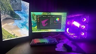 iphone 14 pro max satis: Hər bir detalına qədər diqqətlə yığılan o setup! 2 monitor - hər — 3