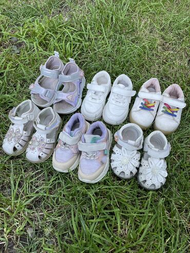 обувь уги: Продаю детскую обувь состояние отличное носили очень мало. На счет
