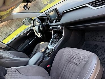 Toyota: Toyota RAV4: 2019 г. — 15