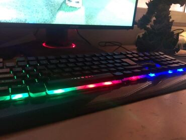 Elektronika: Gejmerska tastarura Gejmerska tastatura weibo sa RGB pozadinskim