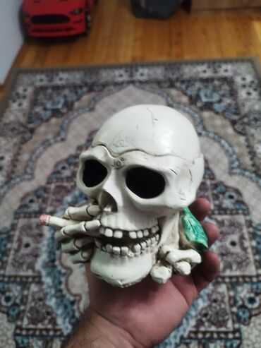 Heykəlciklər: Heykəlcik, 1997 il, Çexiya, Ünvandan götürmə