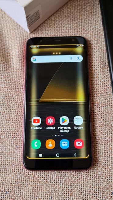 Ostali mobilni telefoni: Telefon kao nov malo koriscen nema mane, stanje 10 od 10.sve radi — 2