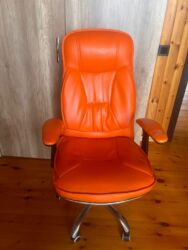 игровое кресло баку: İşlənmiş, Təkərli, Qolları tənzimlənir