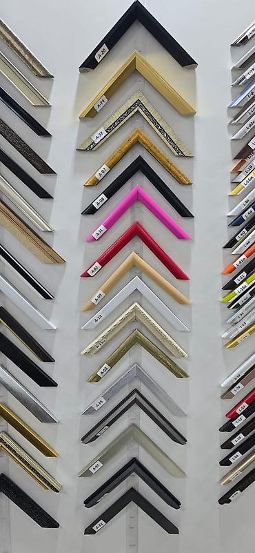 Зеркала: В наличии Белое зеркало с минималистичным дизайном, рамка ПВХ Ширина — 11