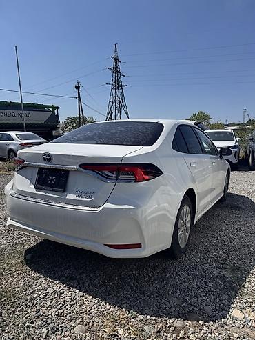 купить мерс с: Toyota Corolla: 2022 г., 1.8 л, Вариатор, Гибрид, Седан — 5