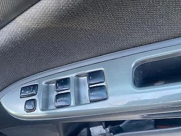 Toyota: Toyota WISH: 2003 г., 1.8 л, Автомат, Бензин, Универсал — 4