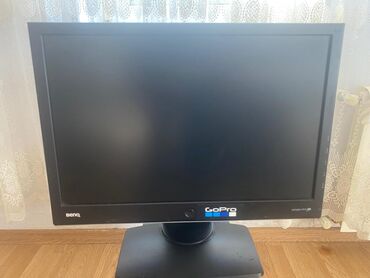 Masaüstü kompüterlər və iş stansiyaları: Masaüstü komputer Köhnə modeldir. İşlədilmir çoxdandır. Üstündə bütün — 6