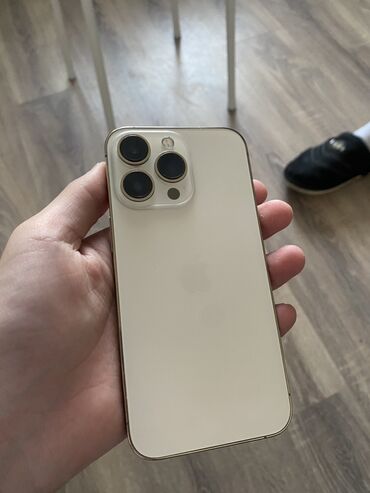 Apple iPhone: IPhone 13 Pro, Б/у, 128 ГБ, Matte Gold, Чехол, 81 %