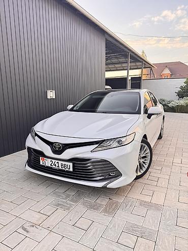 Toyota Camry: 2018 г., 2.5 л, Автомат, Бензин, Седан lalafo.kg да Toyota Camry: 2018 г., 2.5 л, Автомат, Бензин, Седан