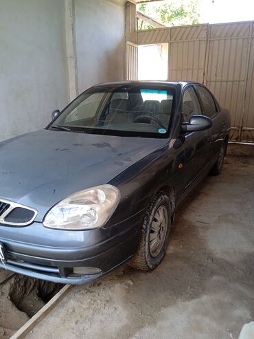 авто внедорожник: Daewoo Nubira: 2001 г., 1.6 л, Автомат, Бензин, Седан