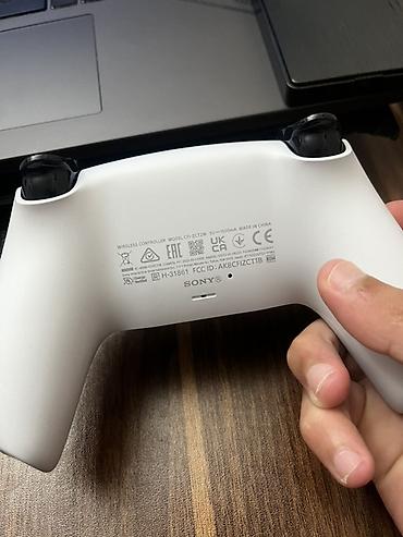 playstation 5 gamepad: Məhsul: Sony PlayStation 5 DualSense oyun pultu Model: CFI-ZCT2W — 2
