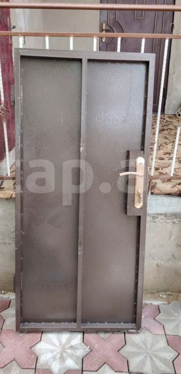 qapi seyif: Məhsul: Dəmir giriş qapısı və metal çərçivə Xüsusiyyətlər: -