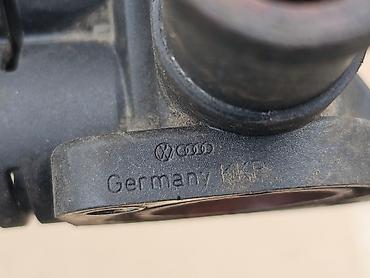 aud: Тройник (фланец) системы охлаждения Audi 100 C4 2.0 / Audi 80 B4 1.6 — 3