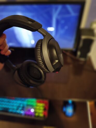 steelseries siberia v2: İdeal vəziyyətdə lazım olmadığı üçün HyperX Cloud Stinger 2 satılır