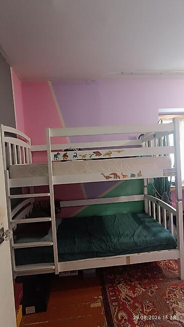 bunk bed: Двухъярусная детская кровать, Б/у, Натуральное дерево, цвет - Белый — 1