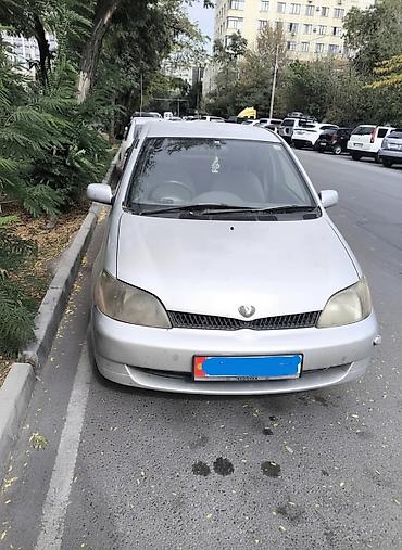 Toyota: Toyota Platz: 2000 г., 1 л, Автомат, Бензин, Седан — 2