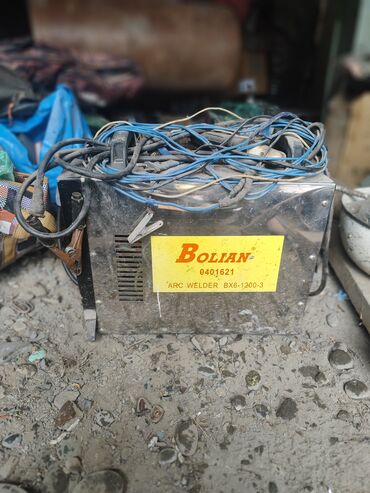 Наборы инструментов: Инструменты советские - молотки по 200 сом; ножницы по металлу большие — 27