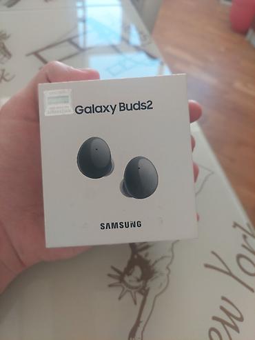 galaxy buds 4 pro: Samsung Galaxy Buds2 (SM‑R177) – qara rəng - Səs: AKG tərəfindən — 4