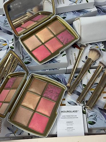 Органайзеры для косметики: Hourglass Ambient Lighting Edit – лимитированные палетки и набор — 11