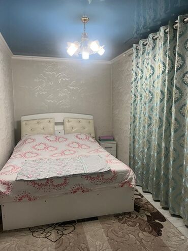 сдаю 2 комнатную квартиру в бишкеке: 2 бөлмө, Риелтор, Чогуу жашоосу жок