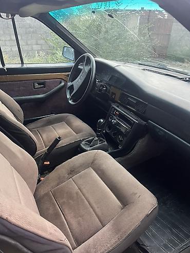 Oldsmobile: BMW : 1990 г., Седан — 10