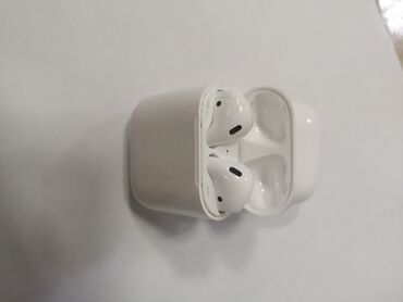 bluetooth nauşniklər: Apple airpods ideal vəziyyətdədir təcili satıram iki ededdi hansını