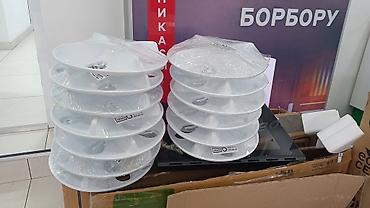 Белые пластиковые тарелки-накладки для микроволновой печи
