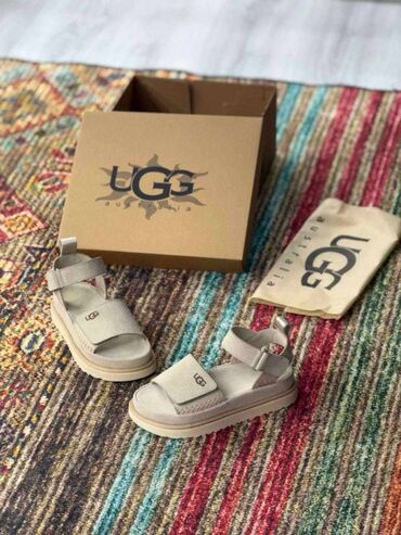 mokasine 40: Sandals, UGG, 40
