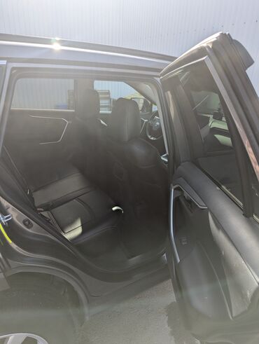 Toyota: Toyota RAV4: 2019 г., 2.5 л, Автомат, Бензин, Внедорожник — 15