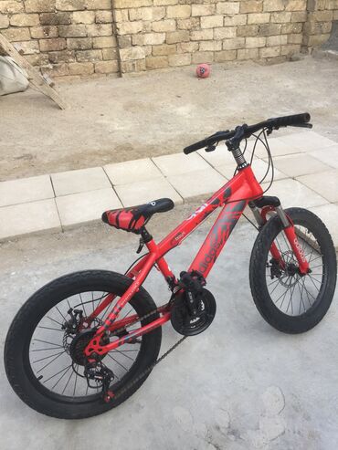 20 lik velosibet: Velosibet adidas cox az işlenib 20 likdir