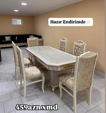 ev divar dekorlari: Qonaq otağı və yemək sahəsi üçün nəzərdə tutulmuş masa-stul dəsti — 1