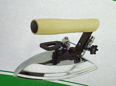 Парогенераторы, гладильное оборудование: Гладильный стол, используется для глажки одежды, необходим в — 3