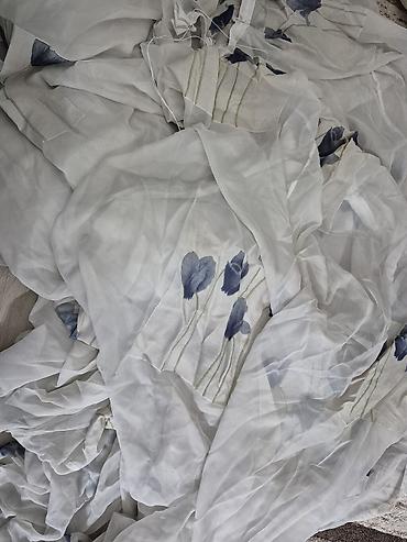 izolir traka za vodu: Providna zavesa od laganog, nežnog materijala, u beloj boji sa — 1