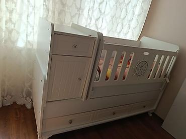 kamot satilir: Uşaq beşiyi-komodlu transformasiya olunan model - Rəng: ağ - — 2